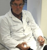 Strokovni direkto kirurške klinike prof. dr. Alojz Pleskovič dr. med. vodi tudi enoto za abdominalno kirurgijo